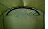 Сетчатая вентиляция внутренней палатки продублирована накрытием из ткани на молнии  (в закрытом положении)